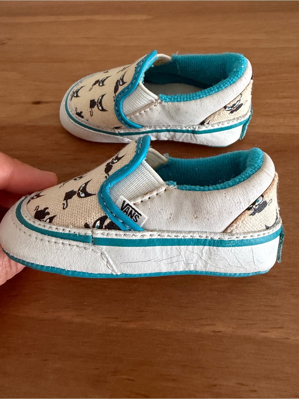 Vans Kids Slip-On Sneakers with Black Cat Print and Teal Trim Size 1 Baby - Picture 3 of 7
